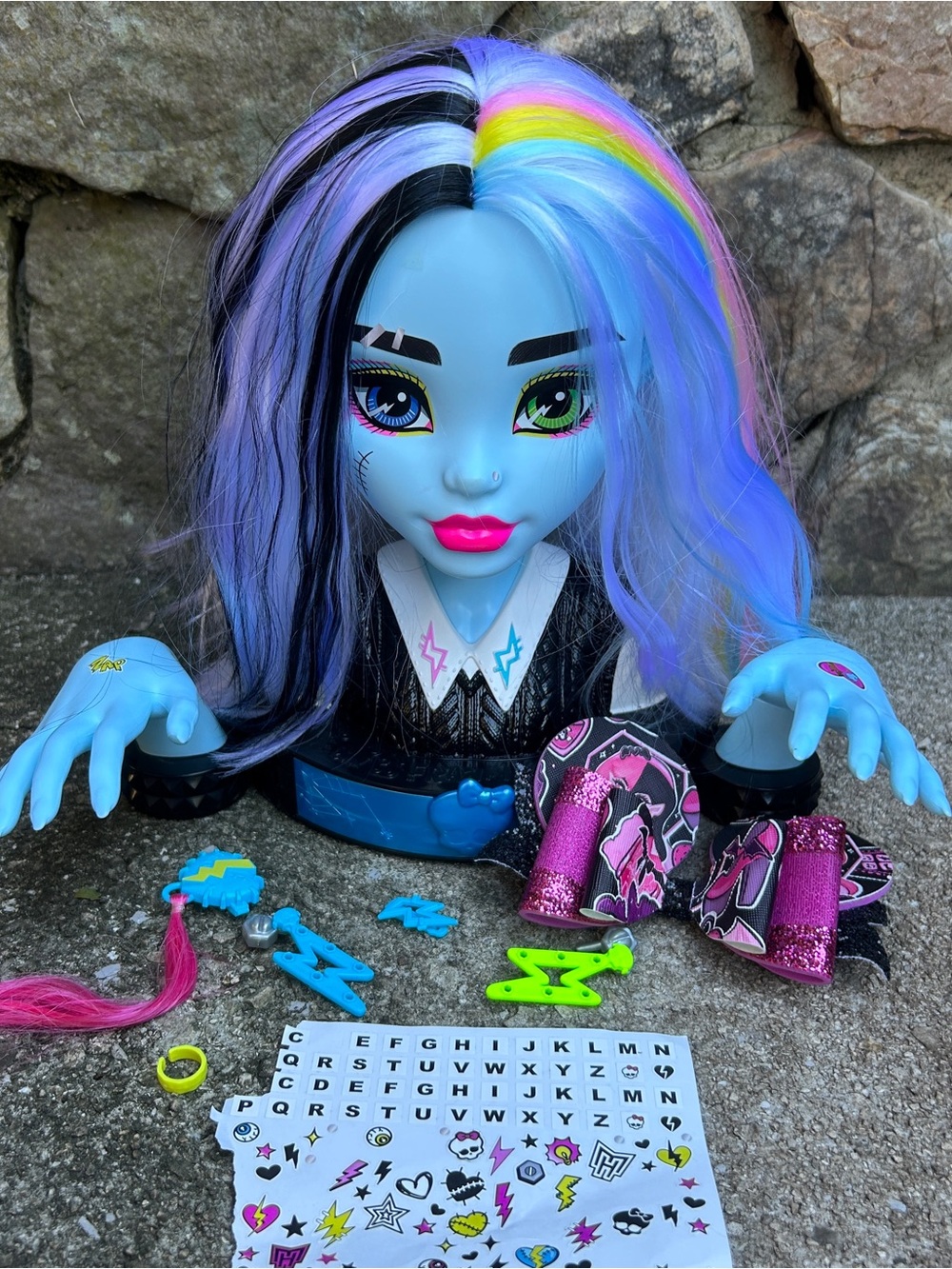 monster high Frankie Stein Styling Doll Head with Rainbow and Purple Hair